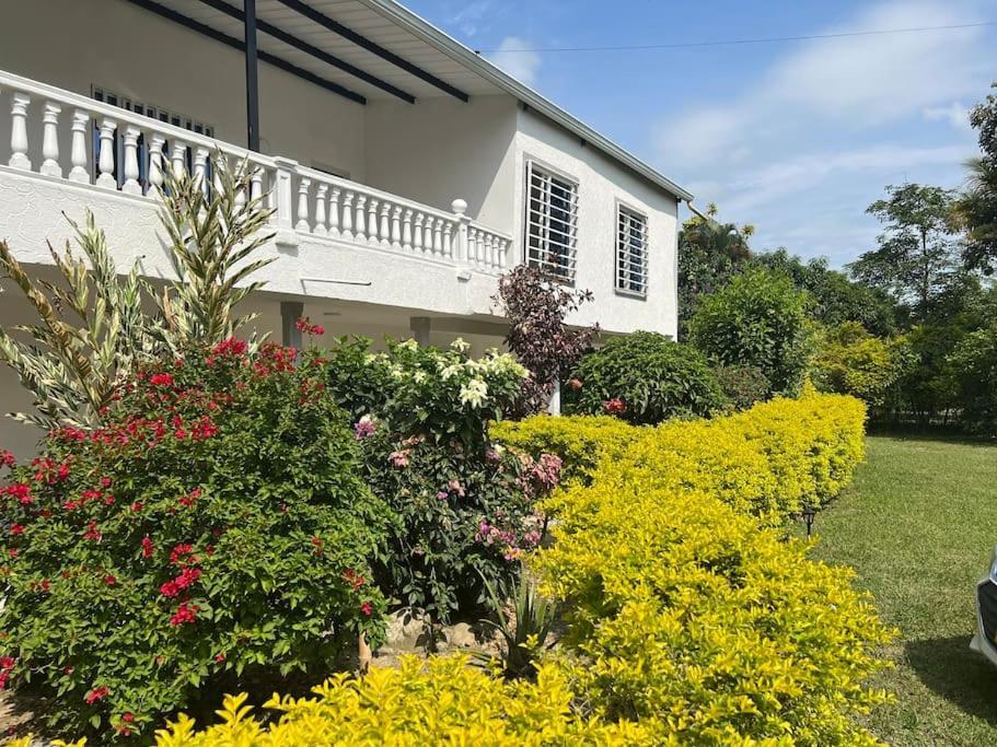 Casa Campestre Con Piscina Y Jacuzzi Cerca A Ginebra Valle Del Cauca Guacari Extérieur photo